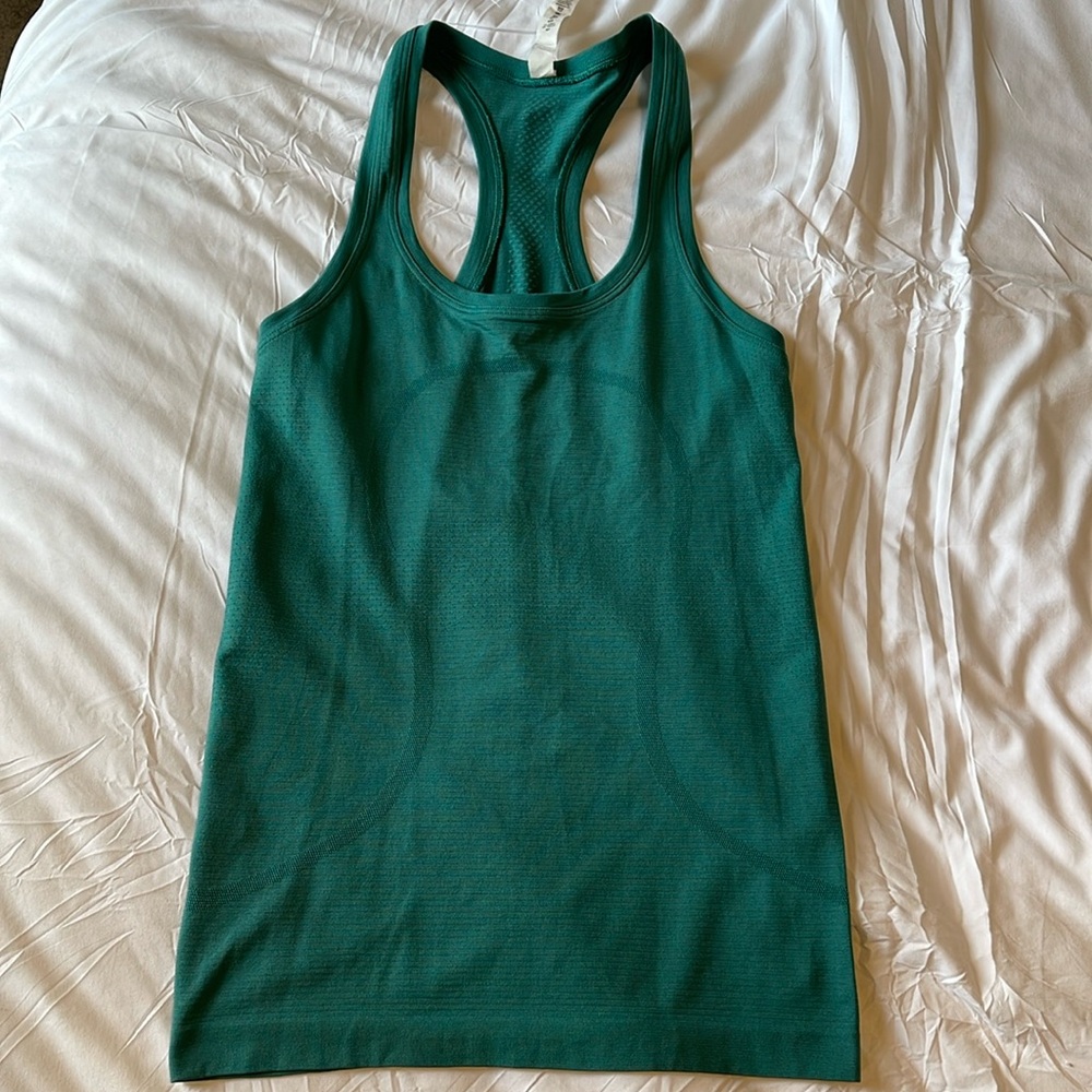 Lululemon swiftly tech